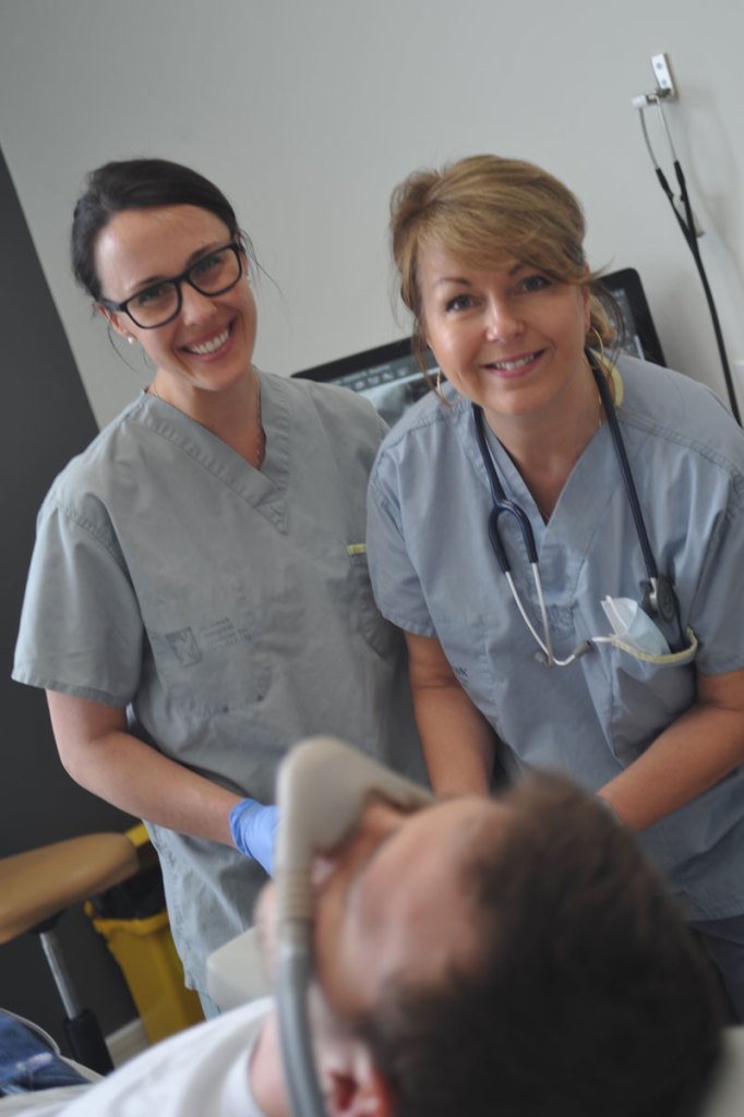 Oral surgery employee, dental office, Dr. Consky 