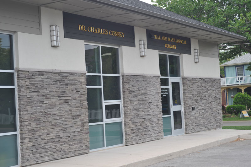 Dr. Consky oral surgeon office in St. Catharines, out side view